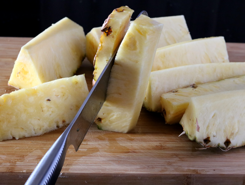 Как очистить и нарезать ананас?